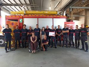 Entrega donativo Bomberos Benidorm ADELA CV - Adela CV